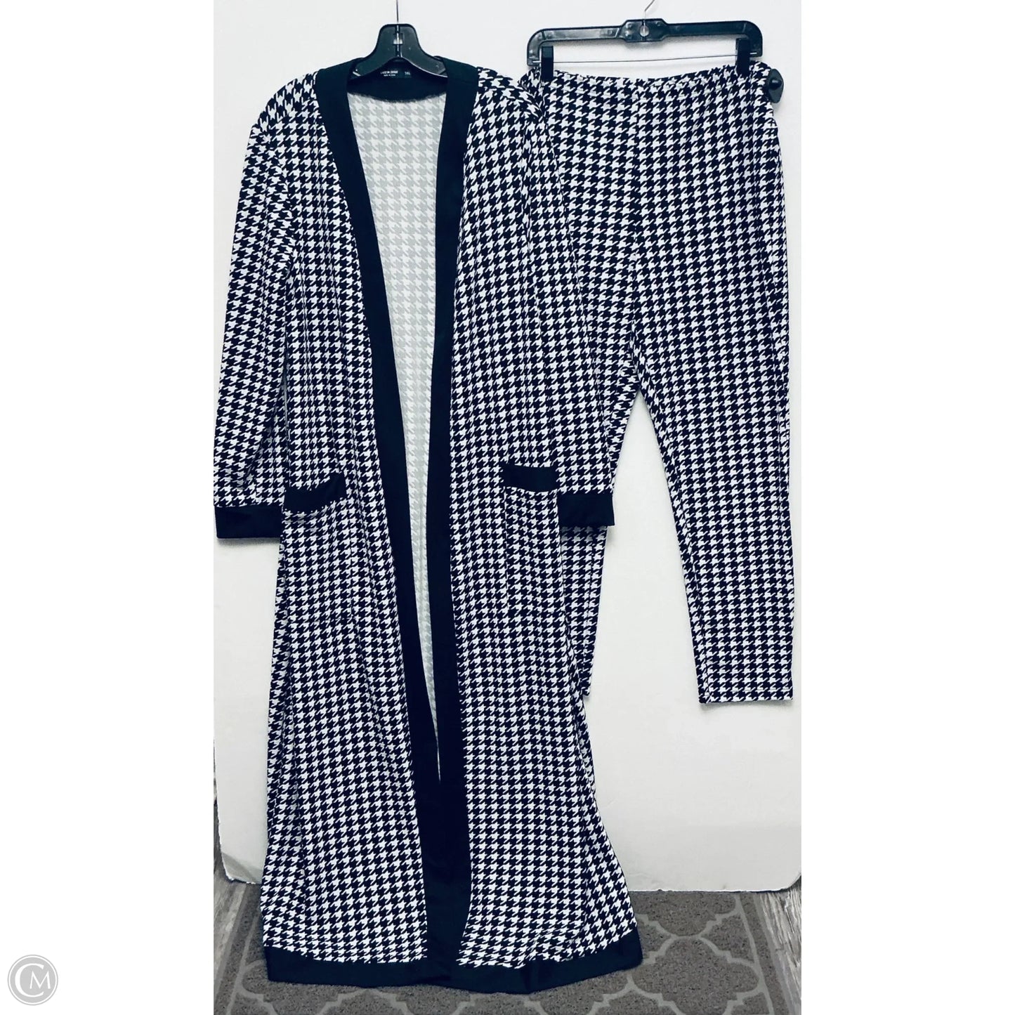 Sweater 2pc By Shein In Black & White, Size: 3x