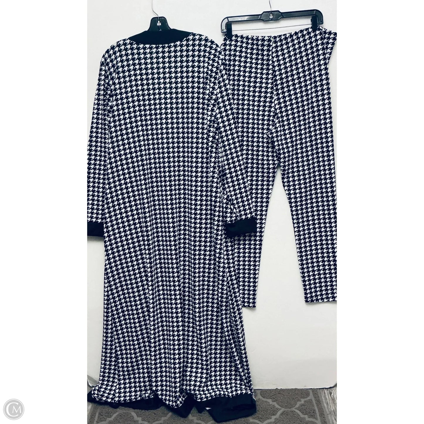 Sweater 2pc By Shein In Black & White, Size: 3x