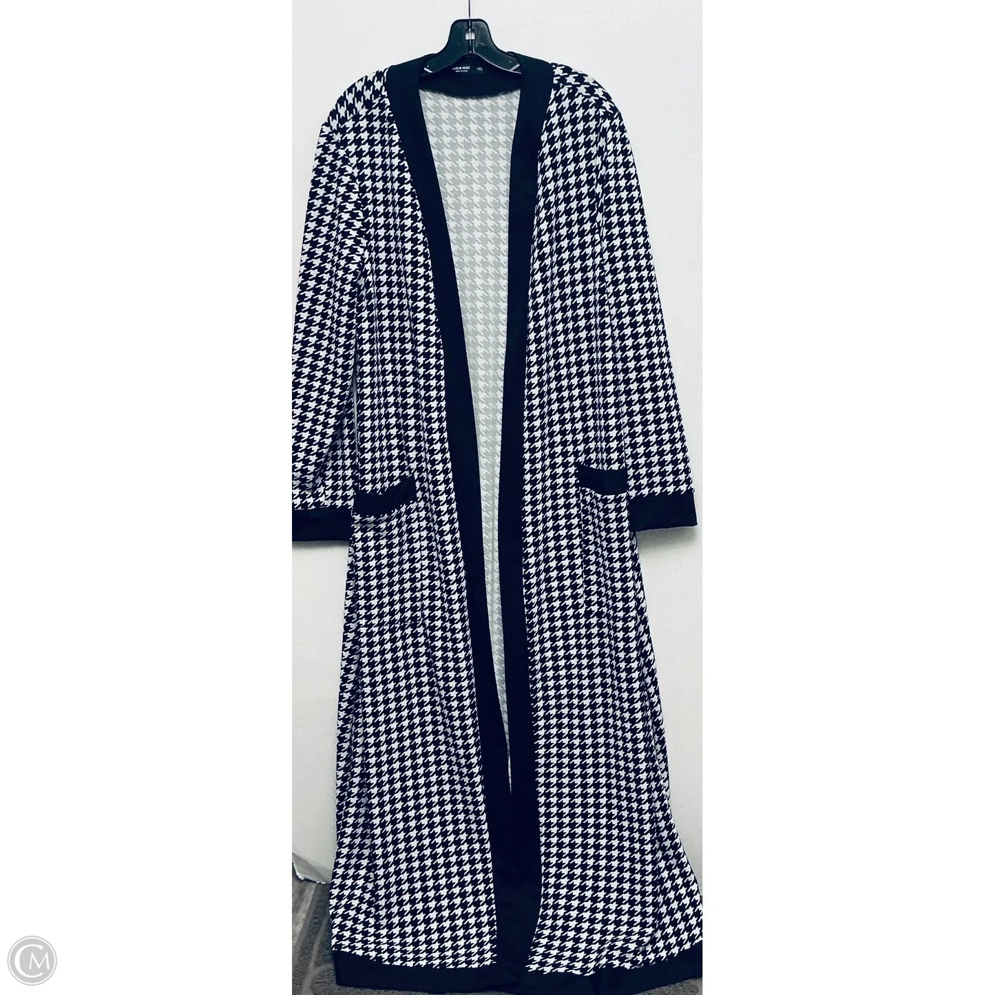 Sweater 2pc By Shein In Black & White, Size: 3x