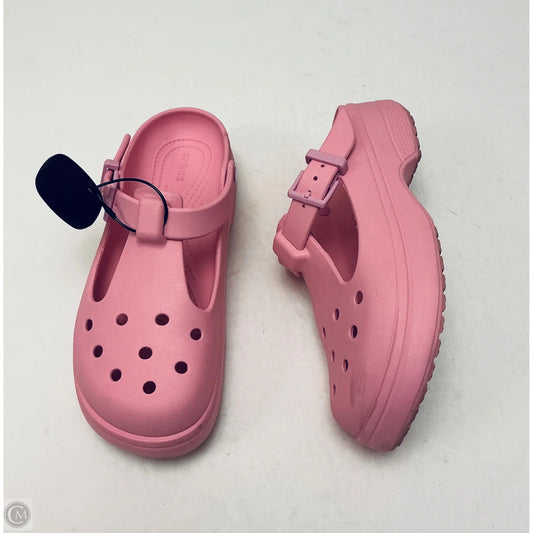 Sandals Flats By Crocs In Pink, Size: 9