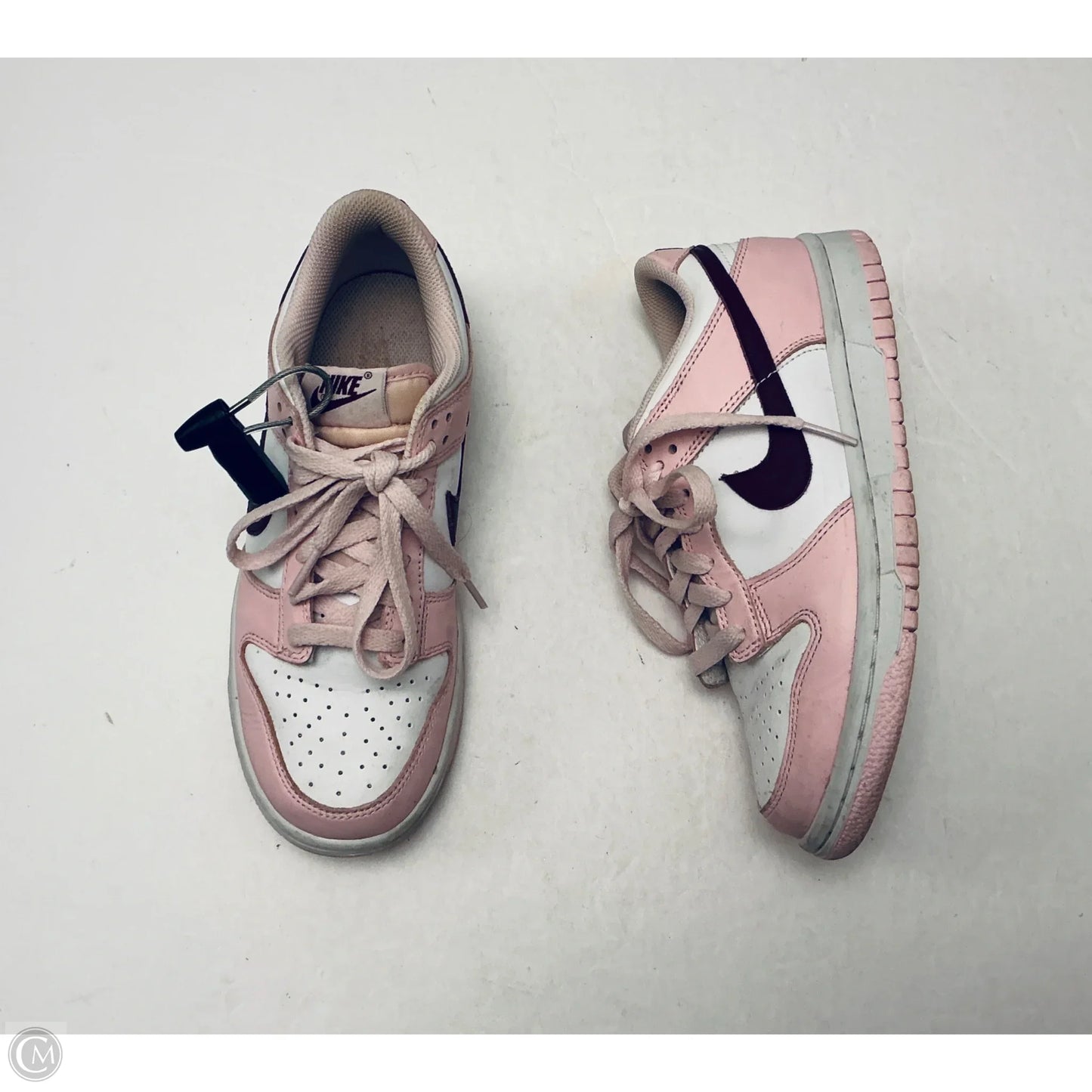 Shoes Sneakers By Nike In Pink & White, Size: 5