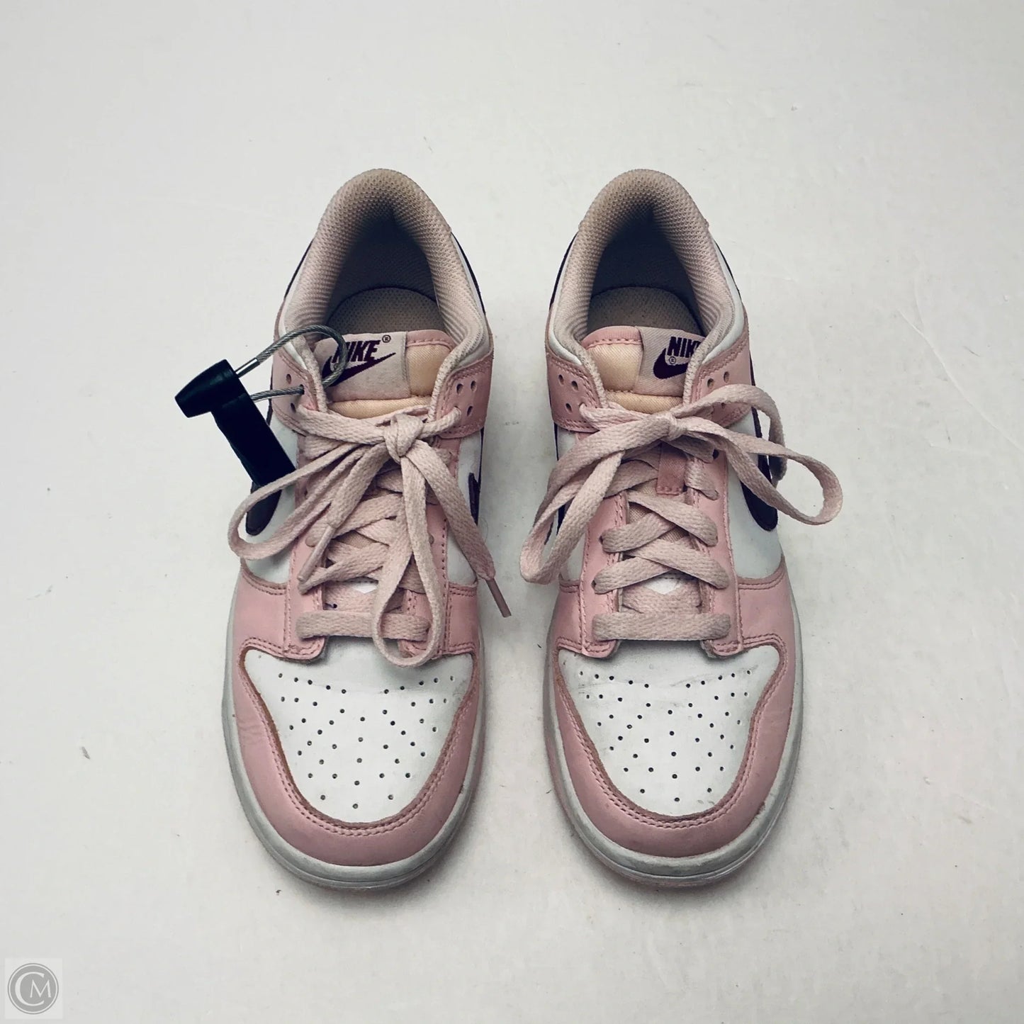 Shoes Sneakers By Nike In Pink & White, Size: 5