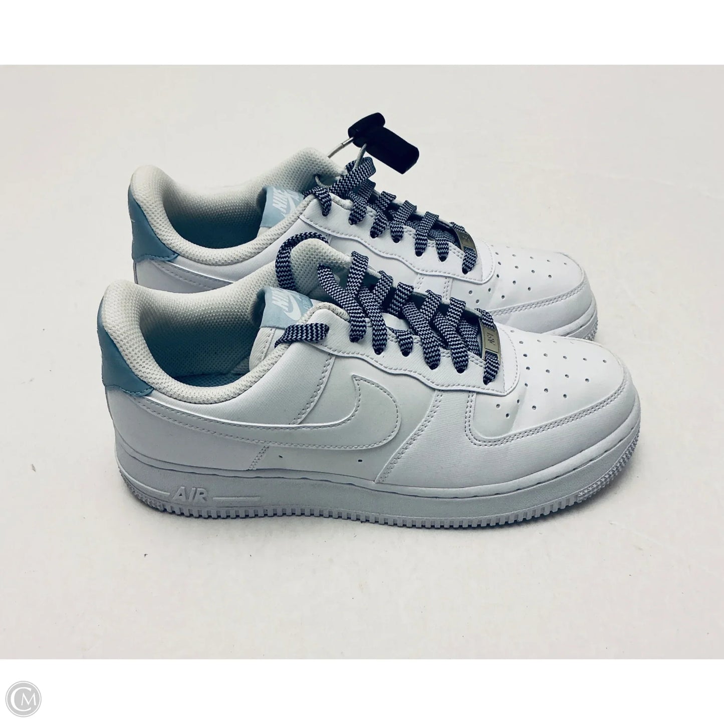 Shoes Sneakers By Nike In White, Size: 8.5
