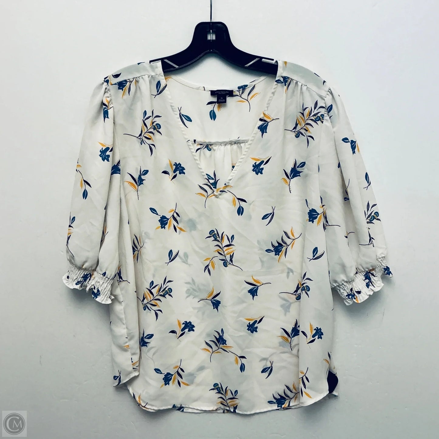 Top Short Sleeve By Ann Taylor In White, Size: Xl