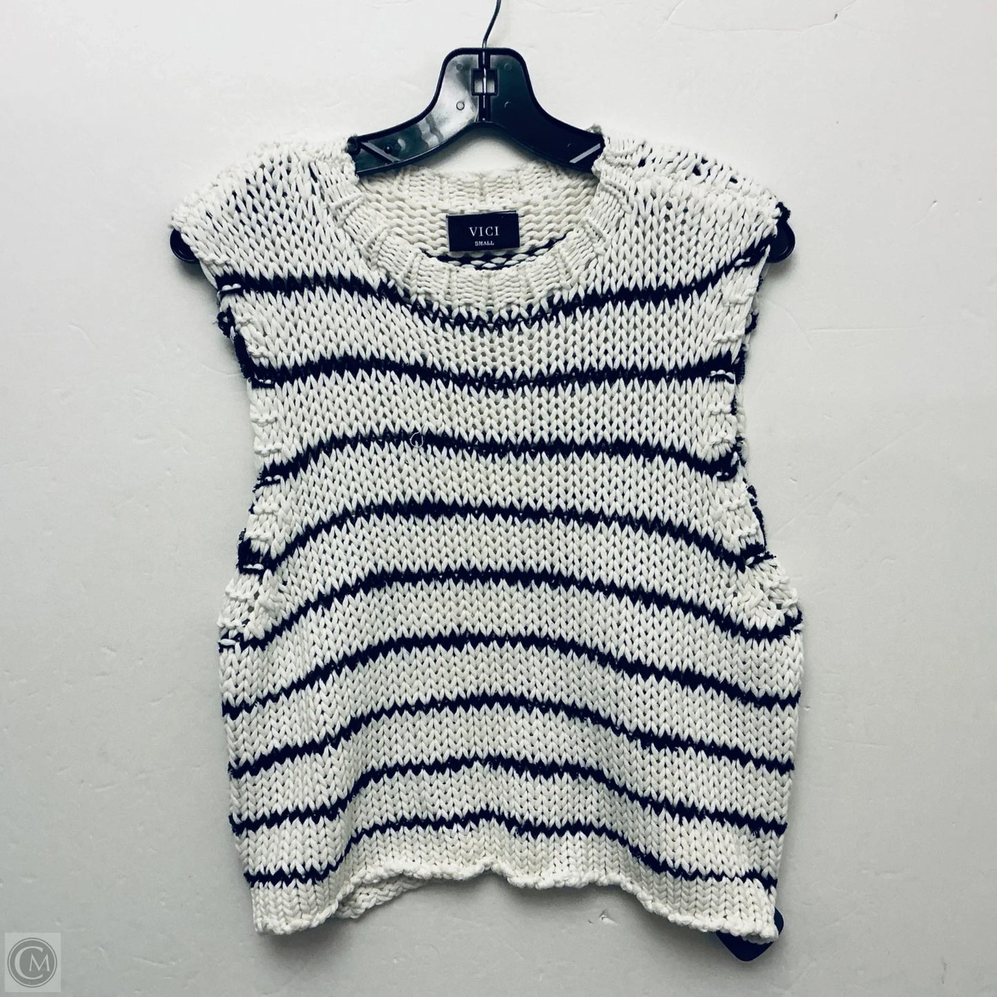 Top Sleeveless By Vici In Striped Pattern, Size: S