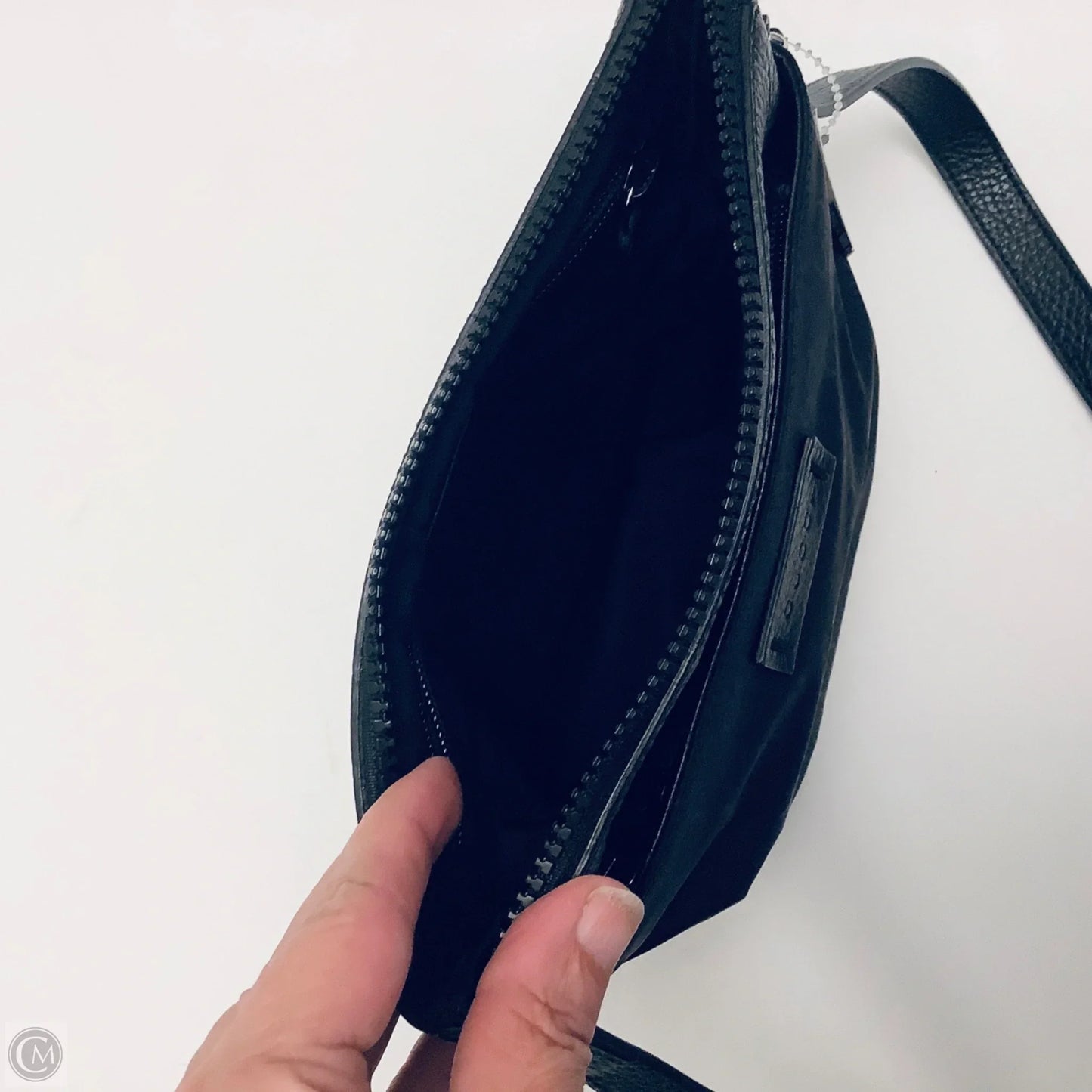 Handbag Luxury Designer By Gucci, Size: Small