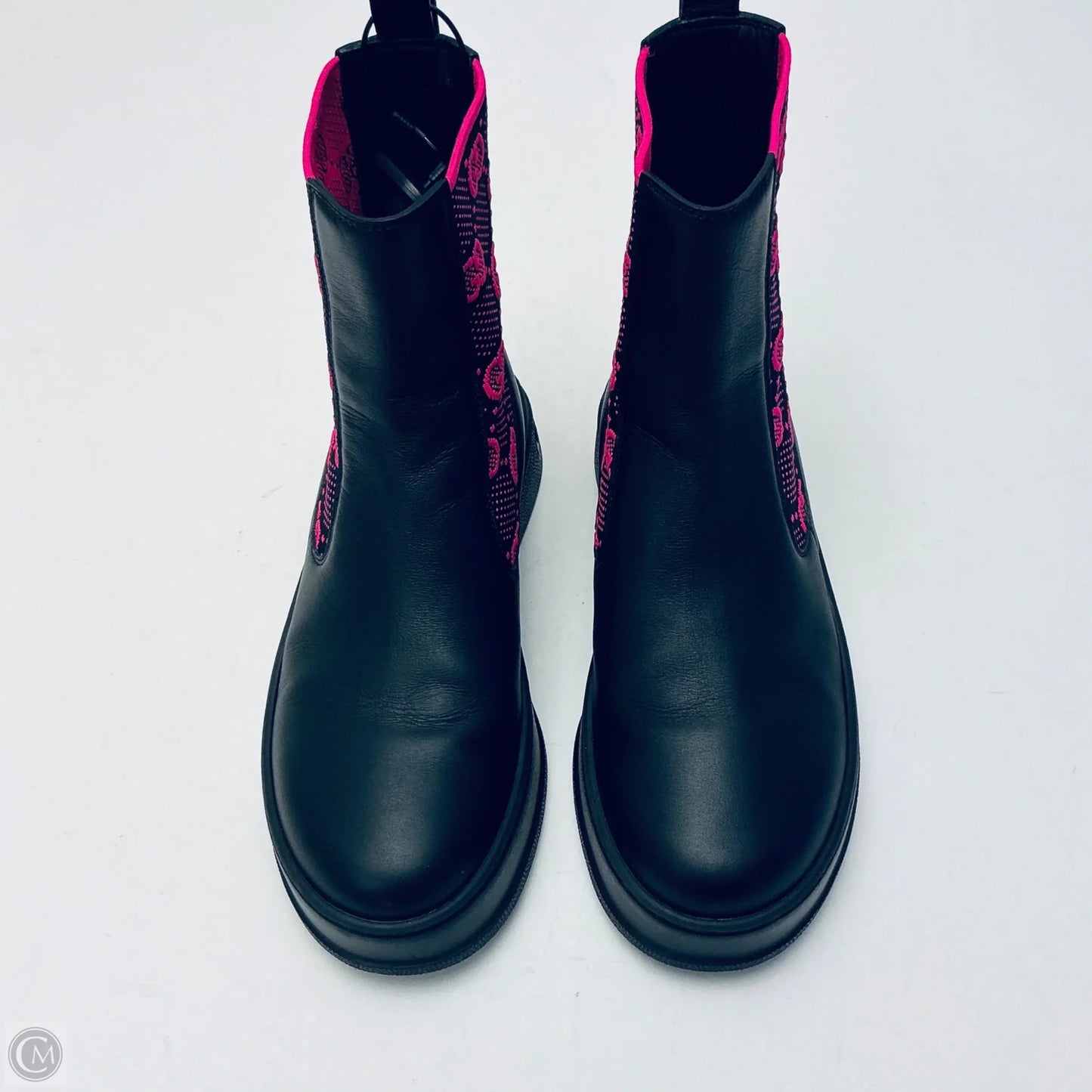 Boots Luxury Designer By Gucci In Black & Pink