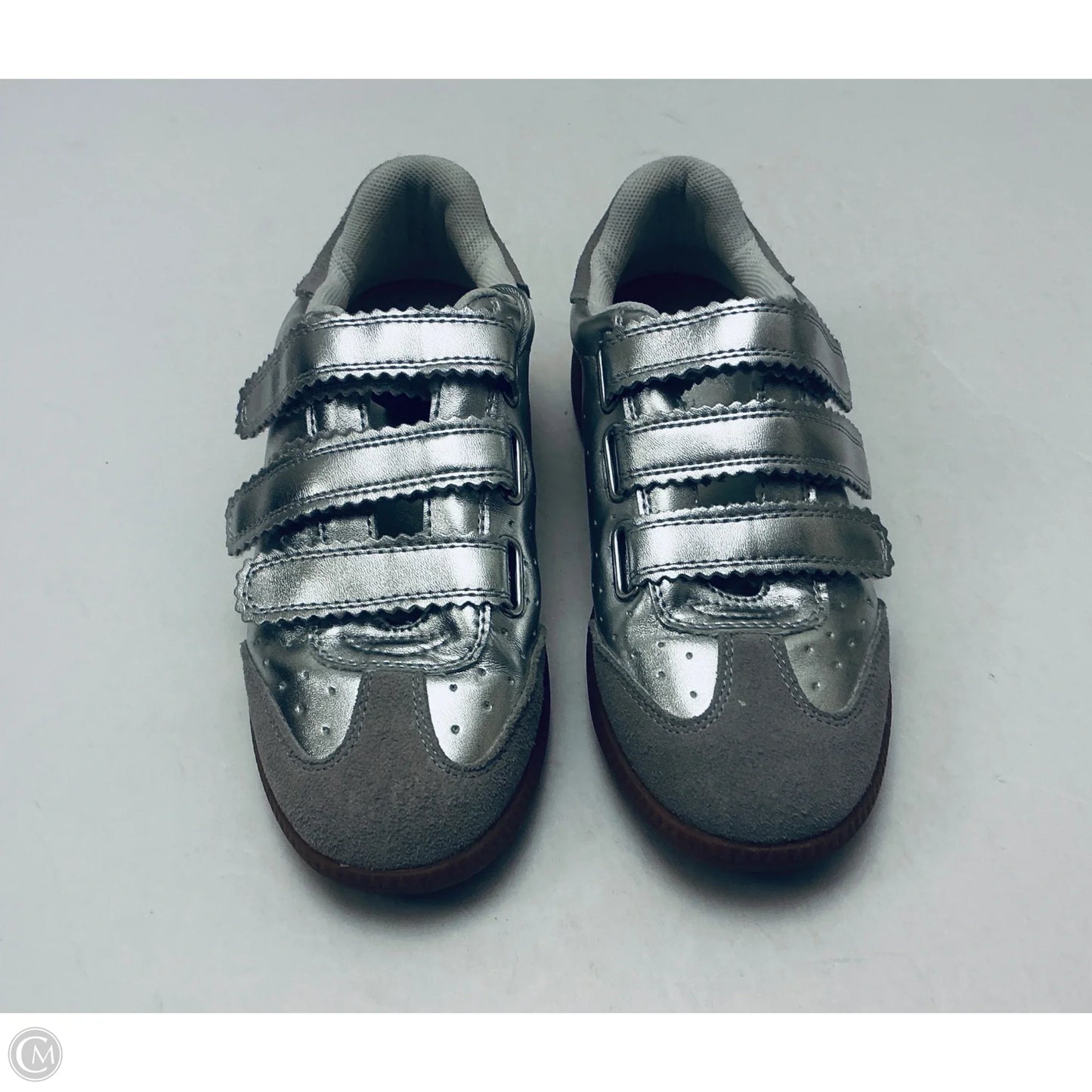 Shoes Sneakers By Steve Madden In Silver, Size: 6
