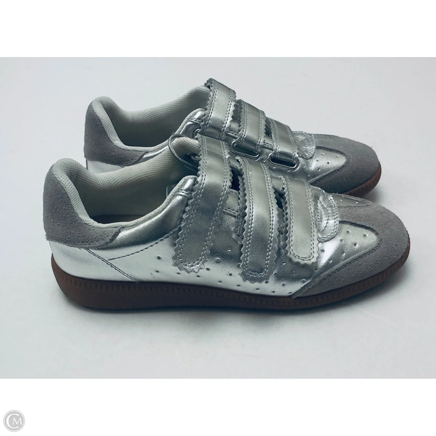 Shoes Sneakers By Steve Madden In Silver, Size: 6
