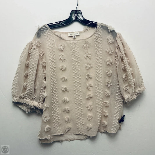 Top Short Sleeve By Clothes Mentor In Tan, Size: Xl