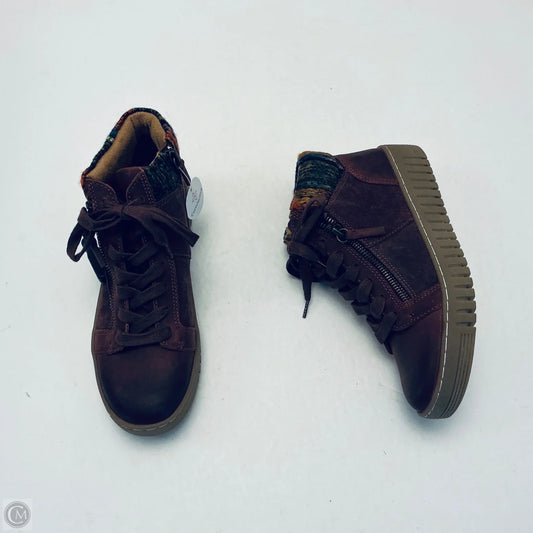 Shoes Sneakers By Comfortiva In Red, Size: 7.5