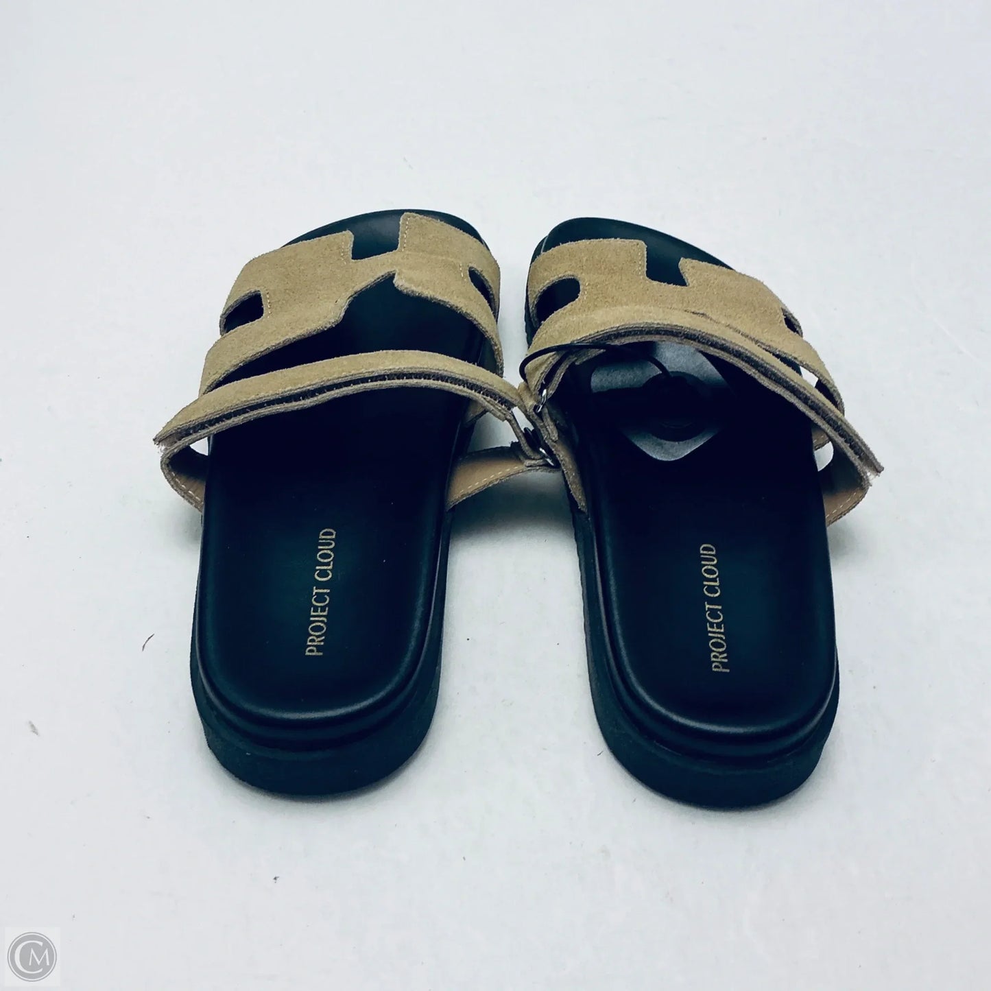 Sandals Flats By Clothes Mentor In Black & Tan, Size: 7.5