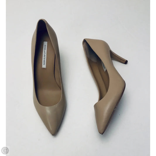 Shoes Designer By Diane Von Furstenberg In Tan, Size: 8