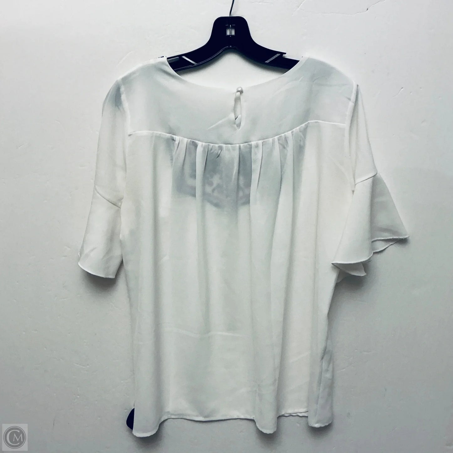 Top Short Sleeve By Clothes Mentor In White, Size: L