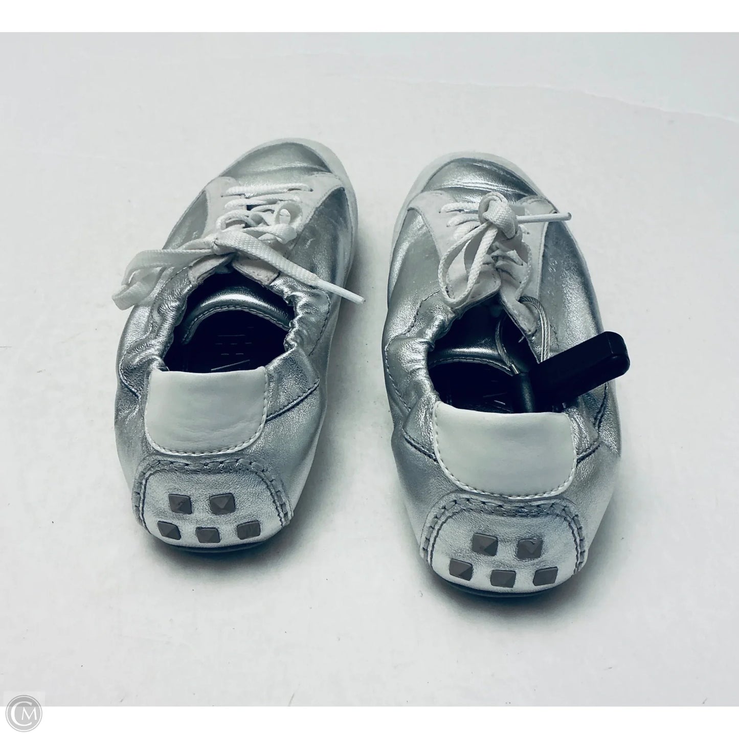 Shoes Designer By Michael Kors In Silver, Size: 7