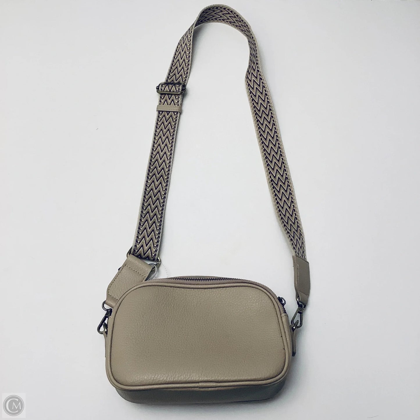 Crossbody By Clothes Mentor, Size: Medium