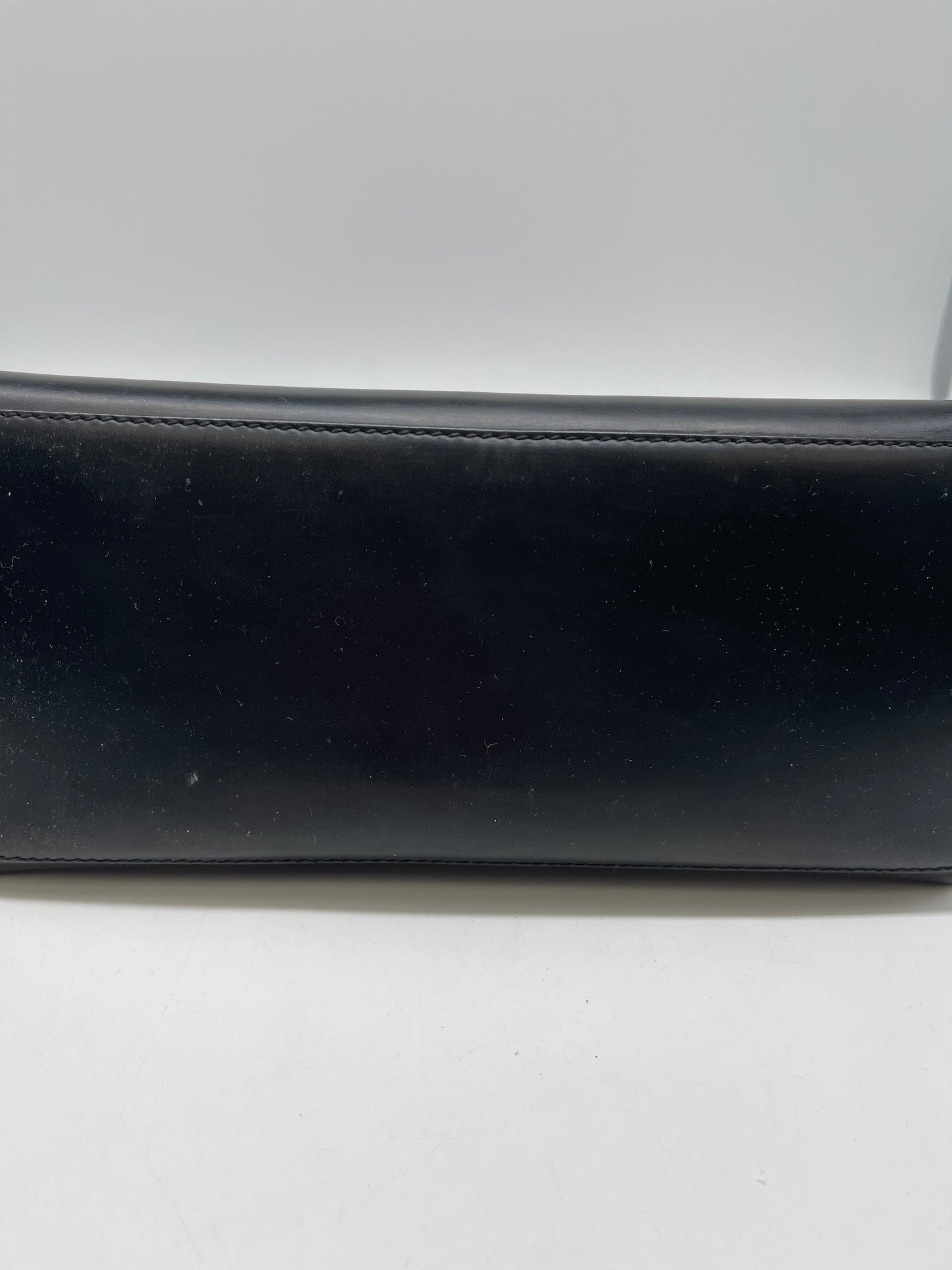 Handbag Luxury Designer By Gucci, Size: Medium