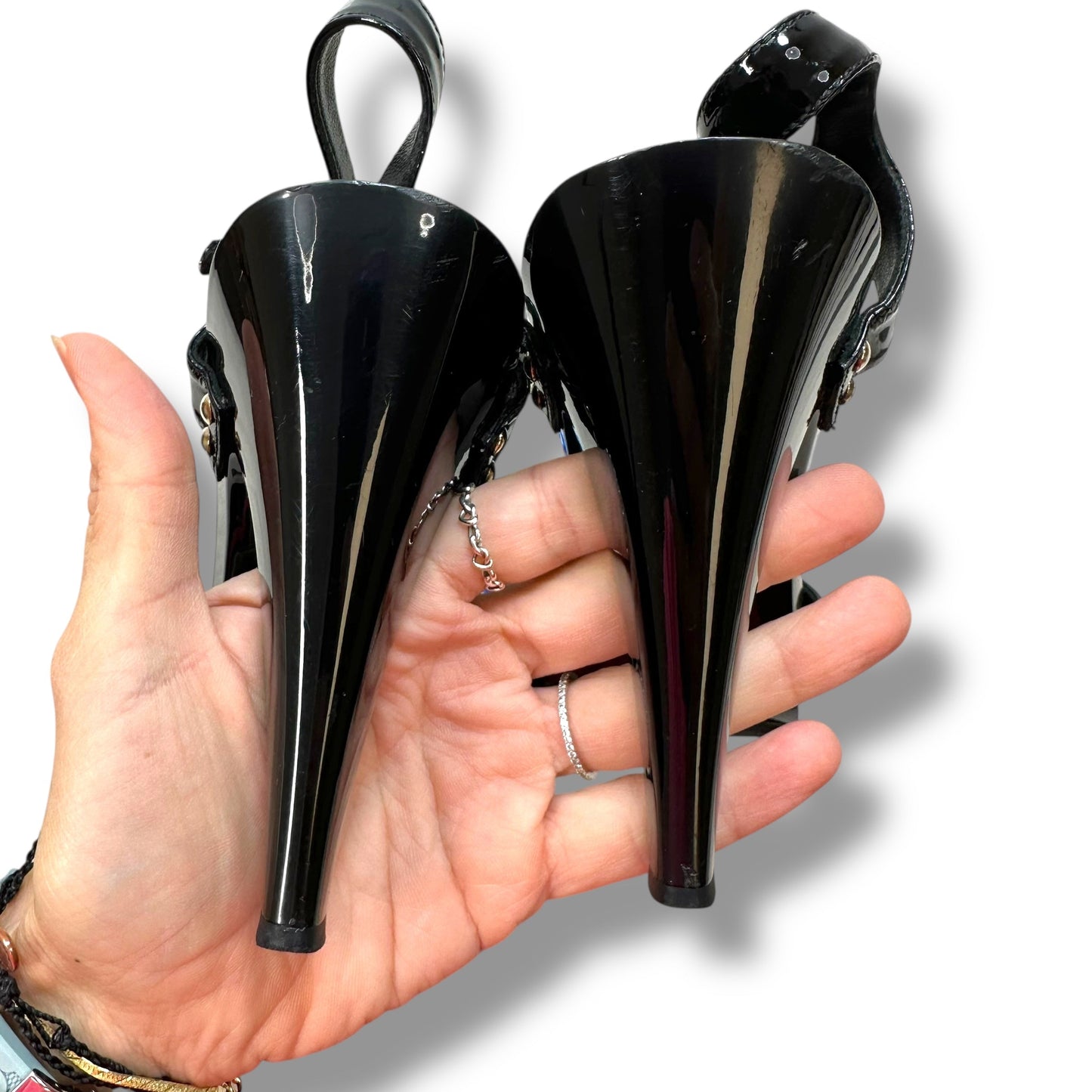 Sandals Luxury Designer By Gucci In Black, Size: 10