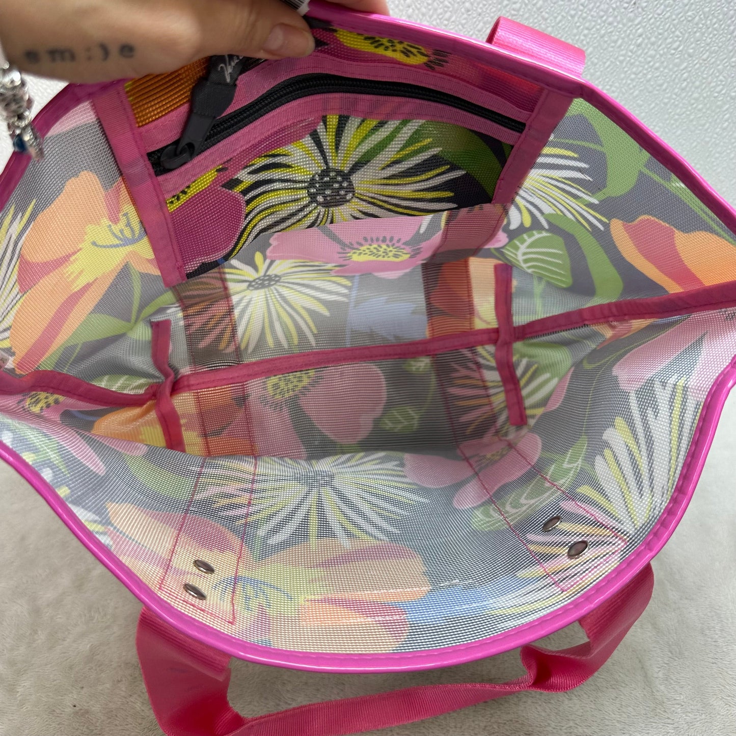 Mesh tote By Vera Bradley, Size: Medium