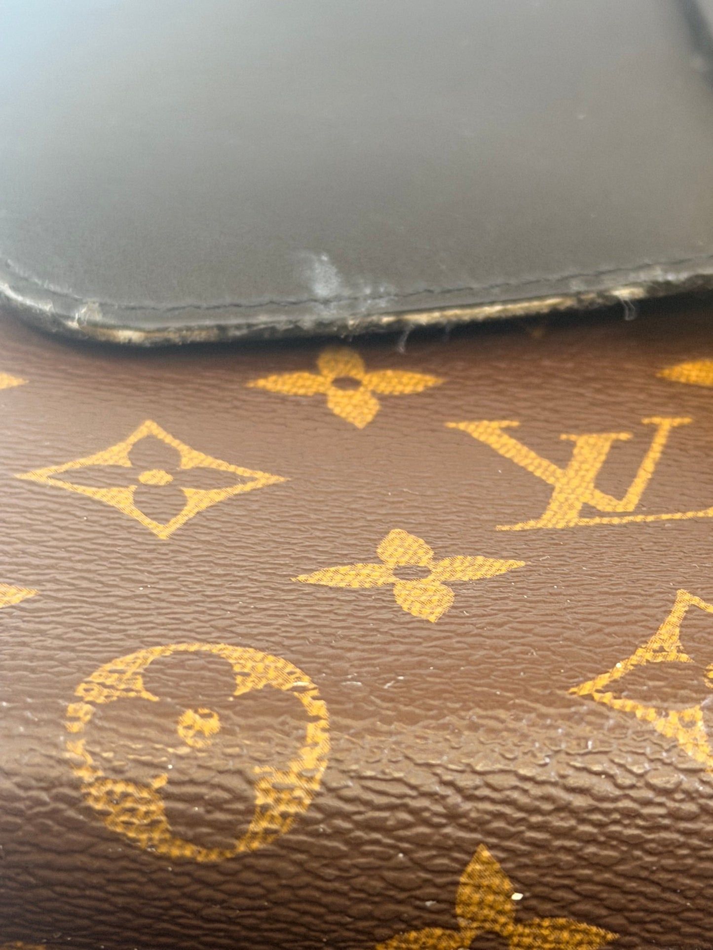 Handbag Luxury Designer By Louis Vuitton, Size: Small