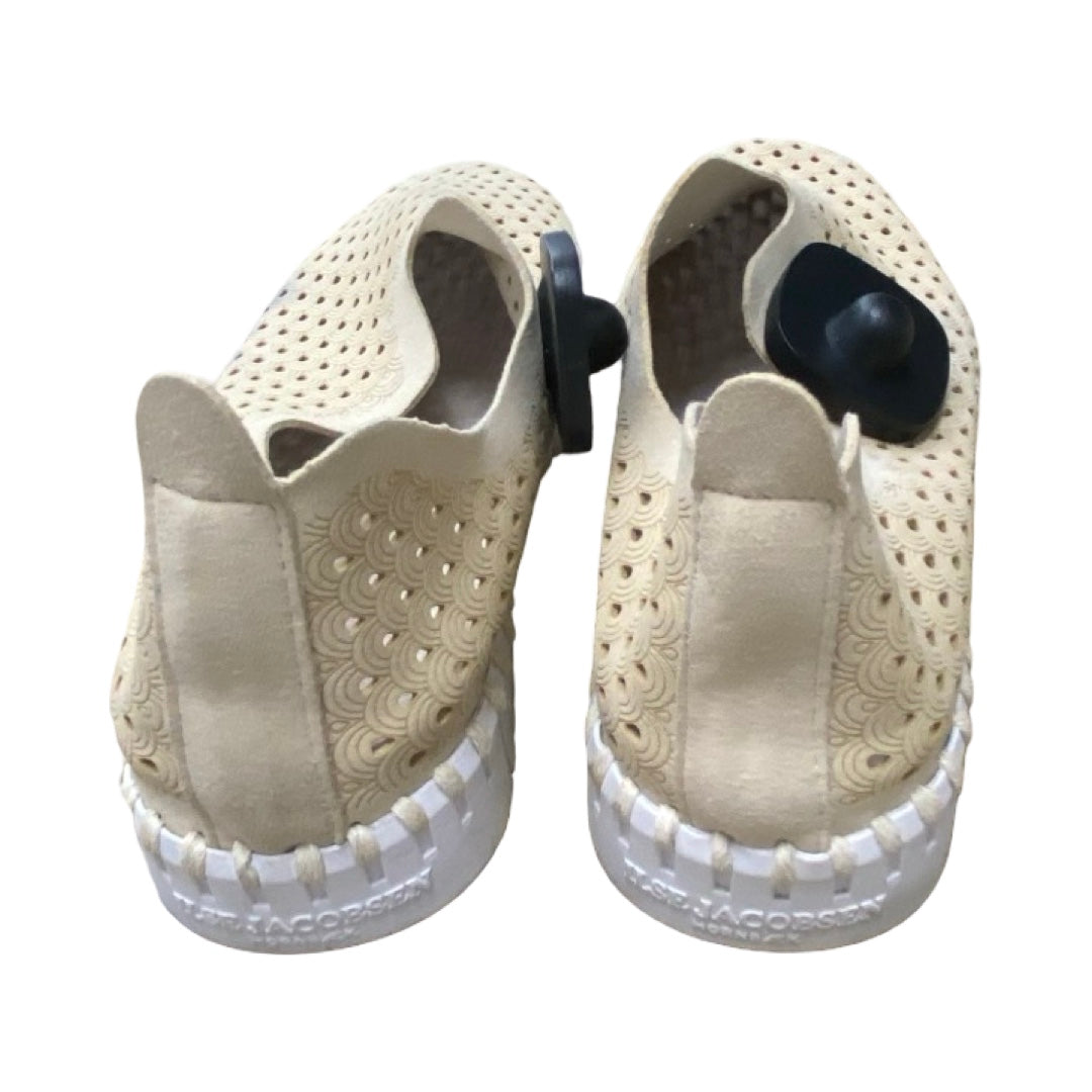 Shoes Flats By Cmc In Beige, Size:8