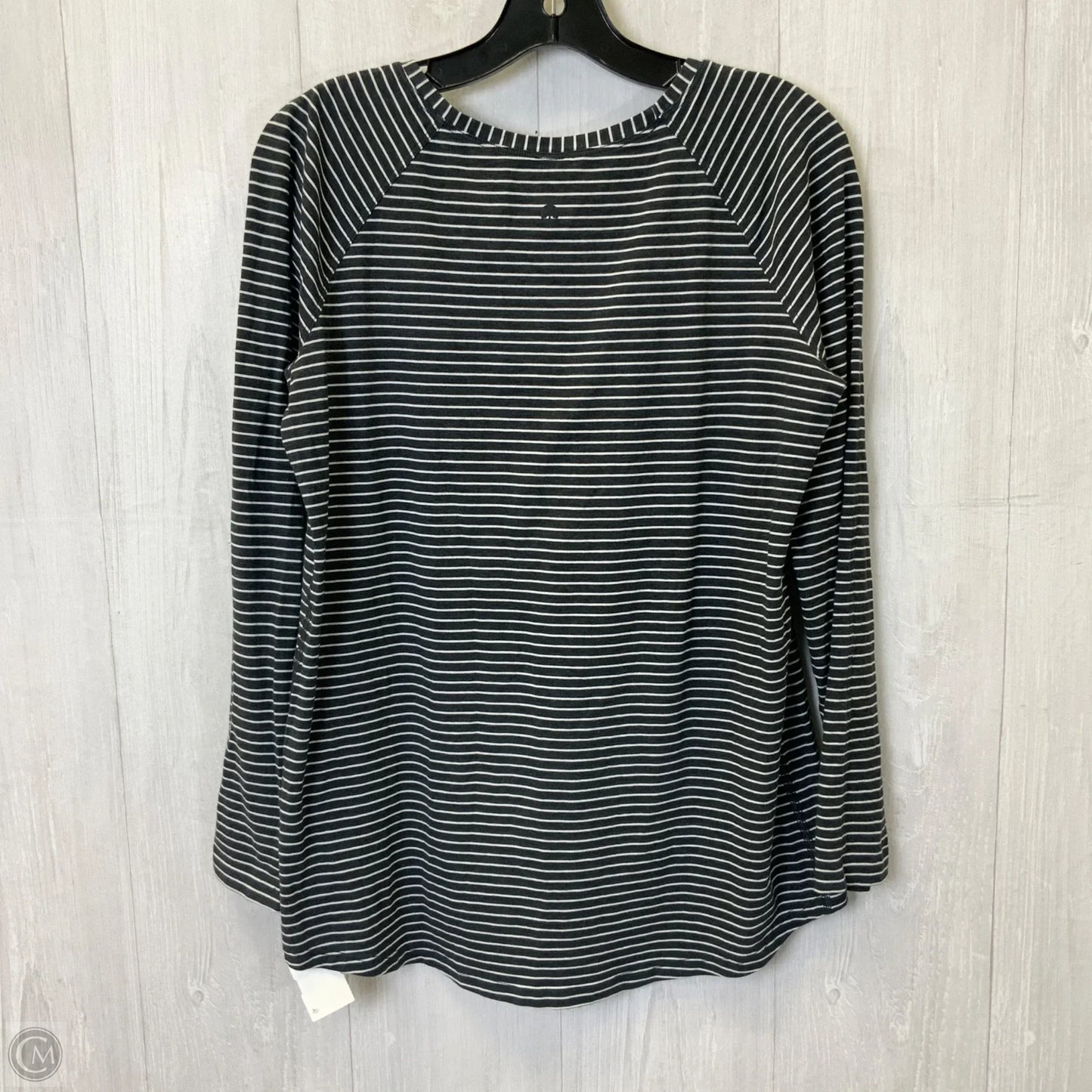 Athletic Top Long Sleeve Crewneck By Lululemon In Grey, Size: 8