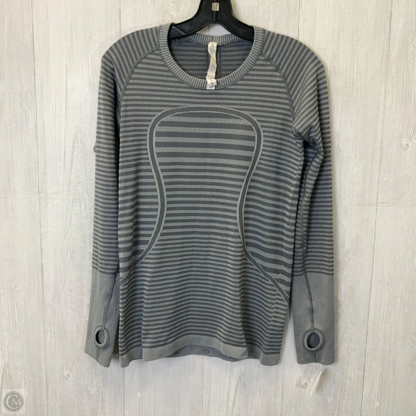 Athletic Top Long Sleeve Crewneck By Lululemon In Grey, Size: M