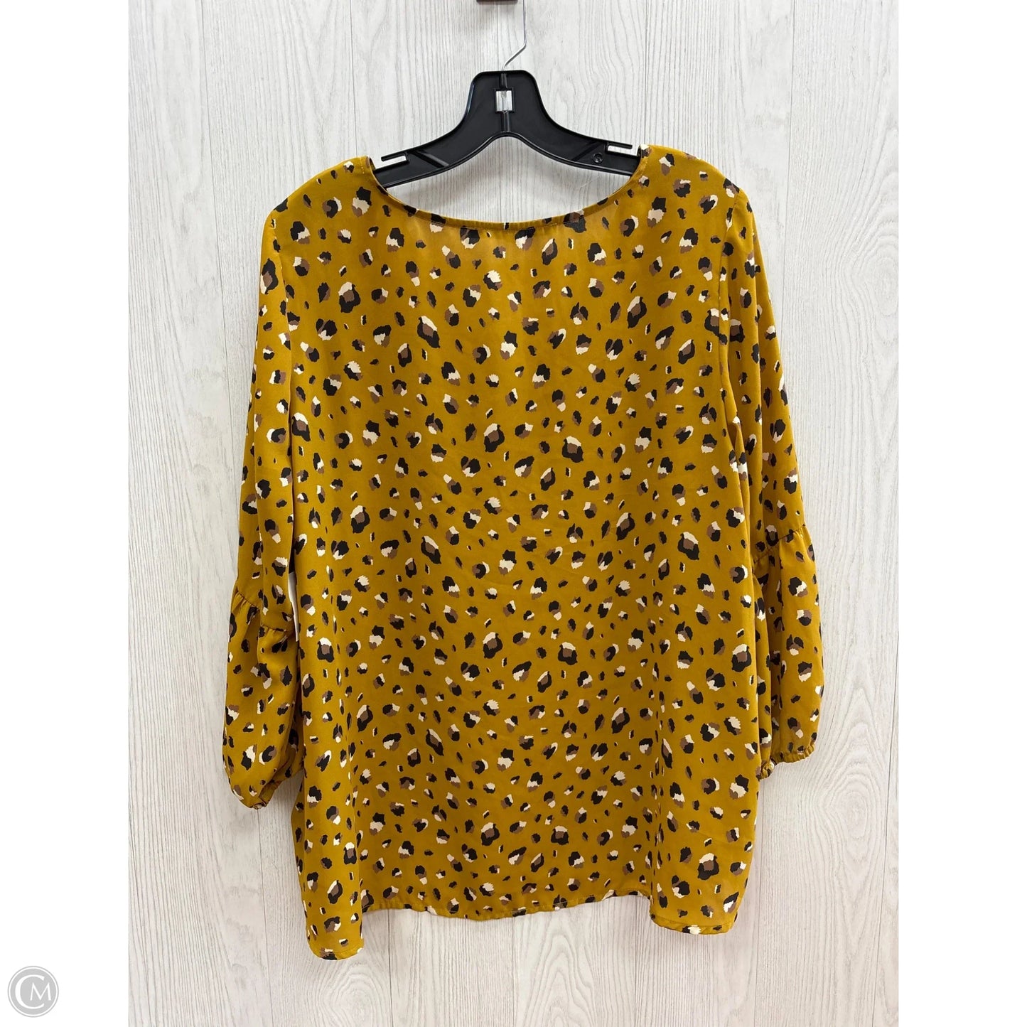 Top Short Sleeve By Collective Concepts In Yellow, Size: 1x