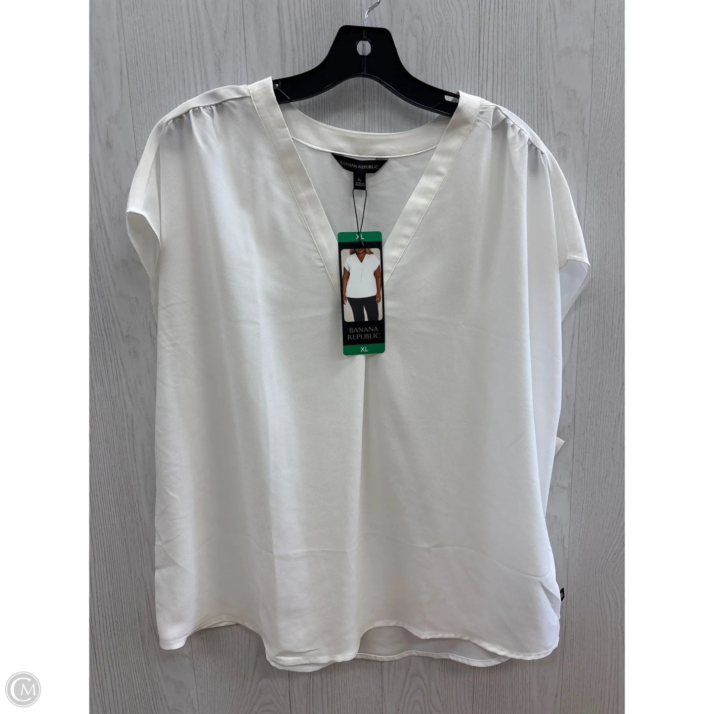 Top Short Sleeve By Banana Republic In White, Size: Xl