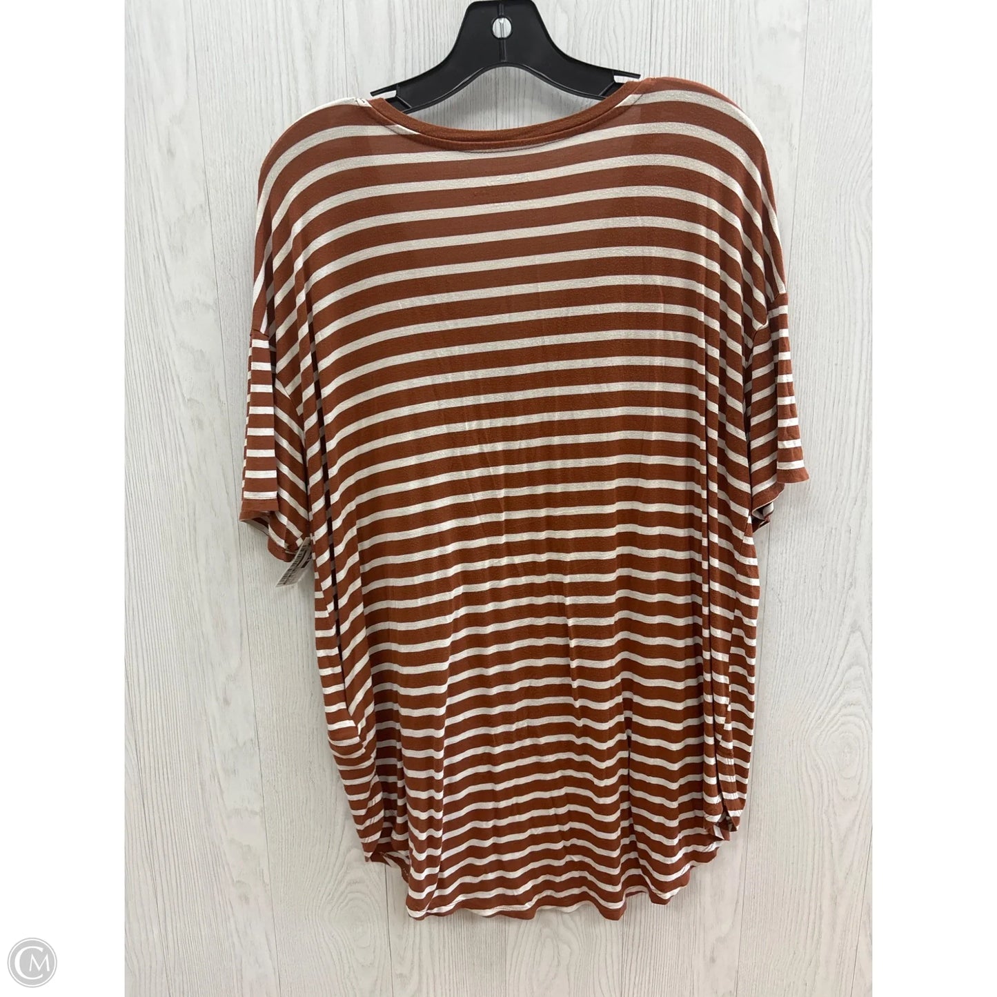 Top Short Sleeve Basic By Time And Tru In Striped Pattern, Size: L