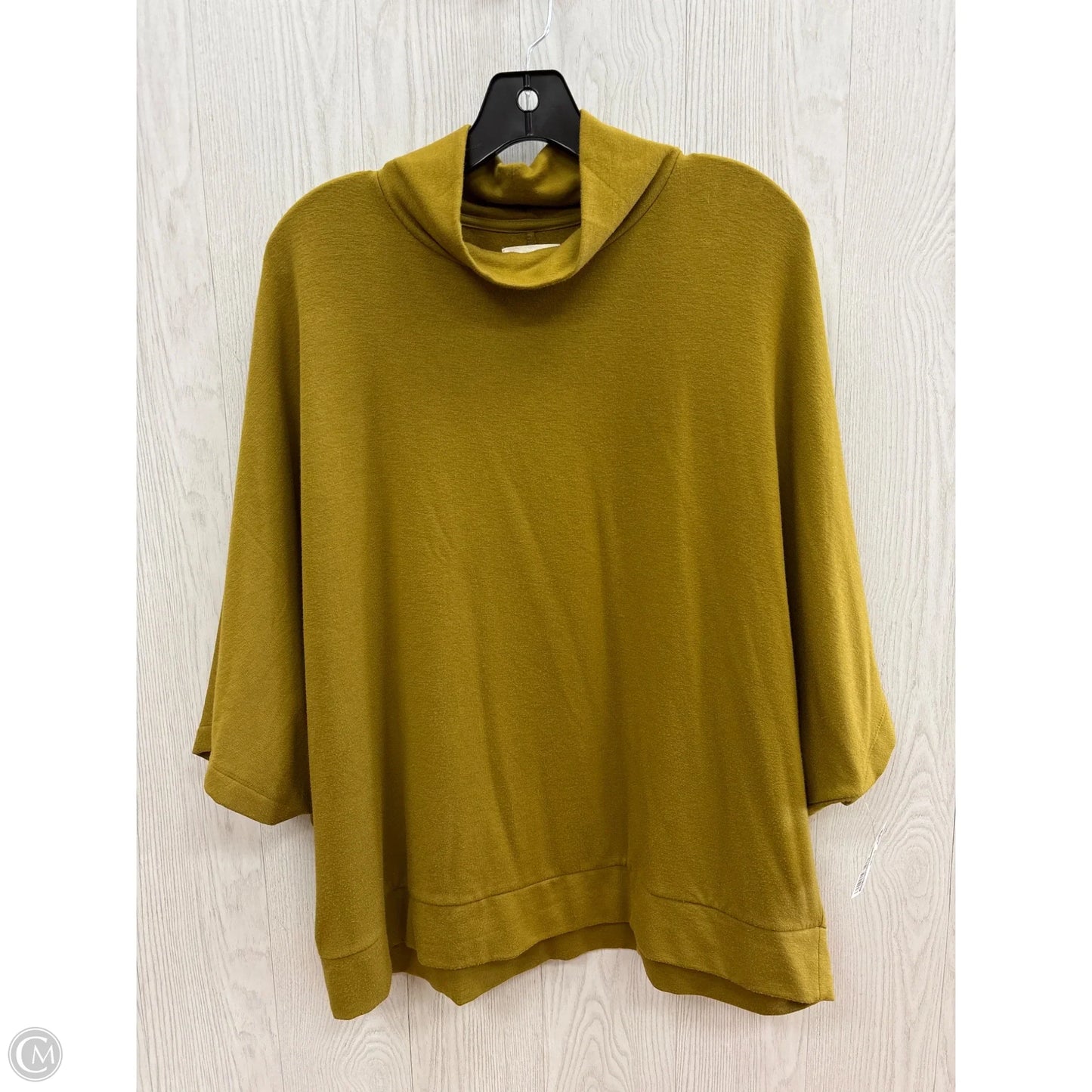 Top Short Sleeve By Lou And Grey In Green, Size: L