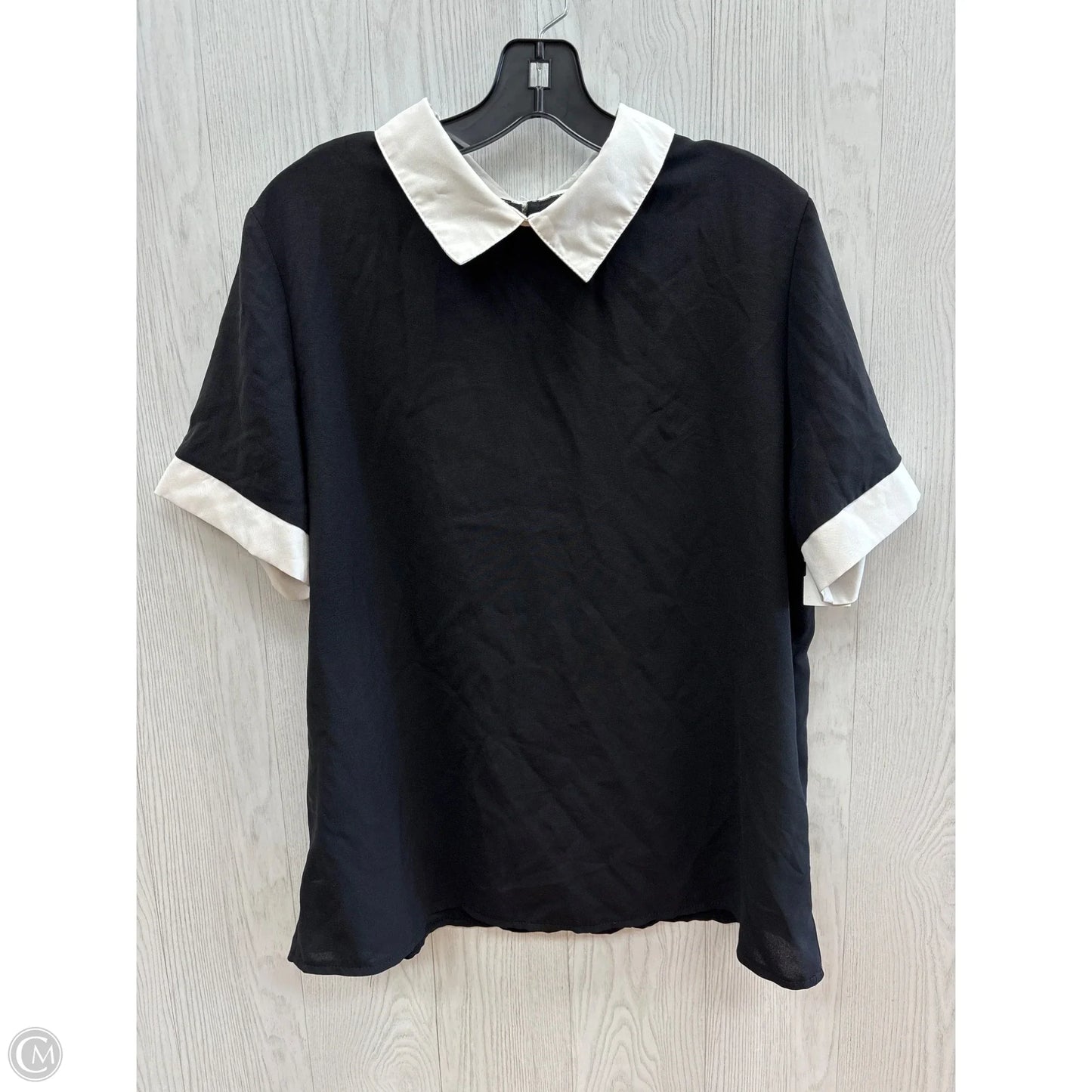 Top Short Sleeve By Shein In Black & White, Size: Xl