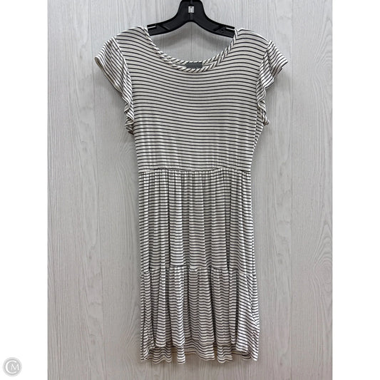 Dress Casual Short By Clothes Mentor In Black & White, Size: M