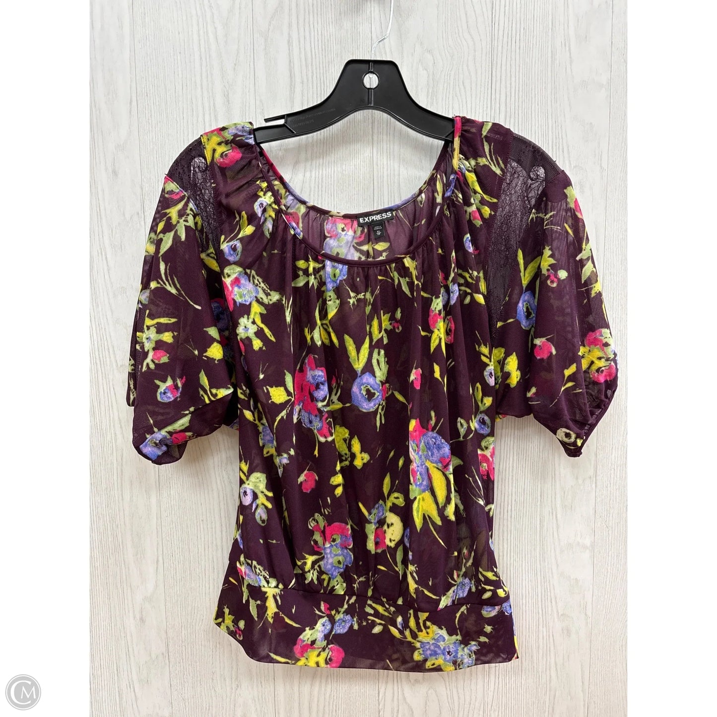 Top Short Sleeve By Express In Floral Print, Size: Xs
