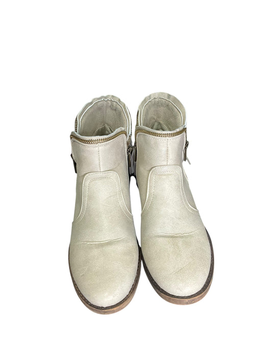 Boots Ankle Heels By Bamboo In Grey, Size: 10