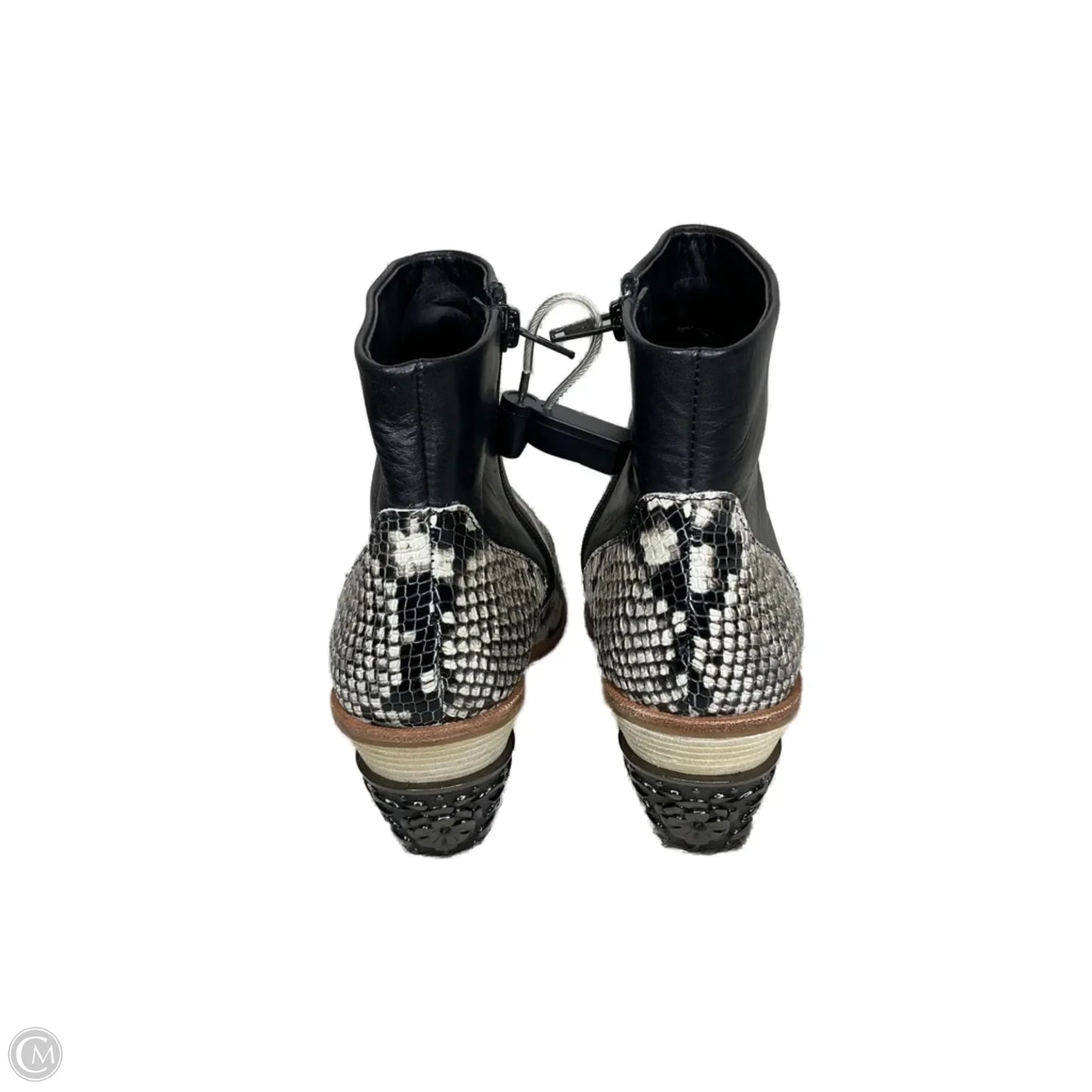 Boots Ankle Heels By Gianni Bini In Animal Print, Size: 9