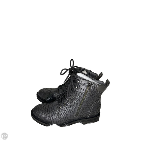 Boots Ankle Flats By Bare Traps In Grey, Size: 7.5