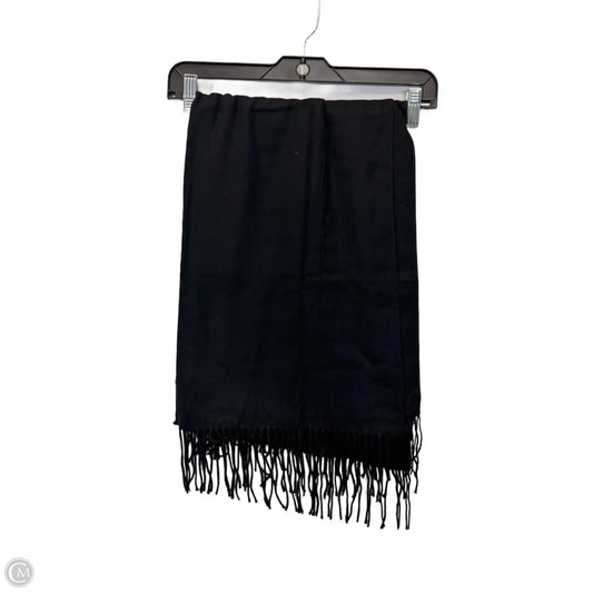 Scarf Winter By Clothes Mentor In Black