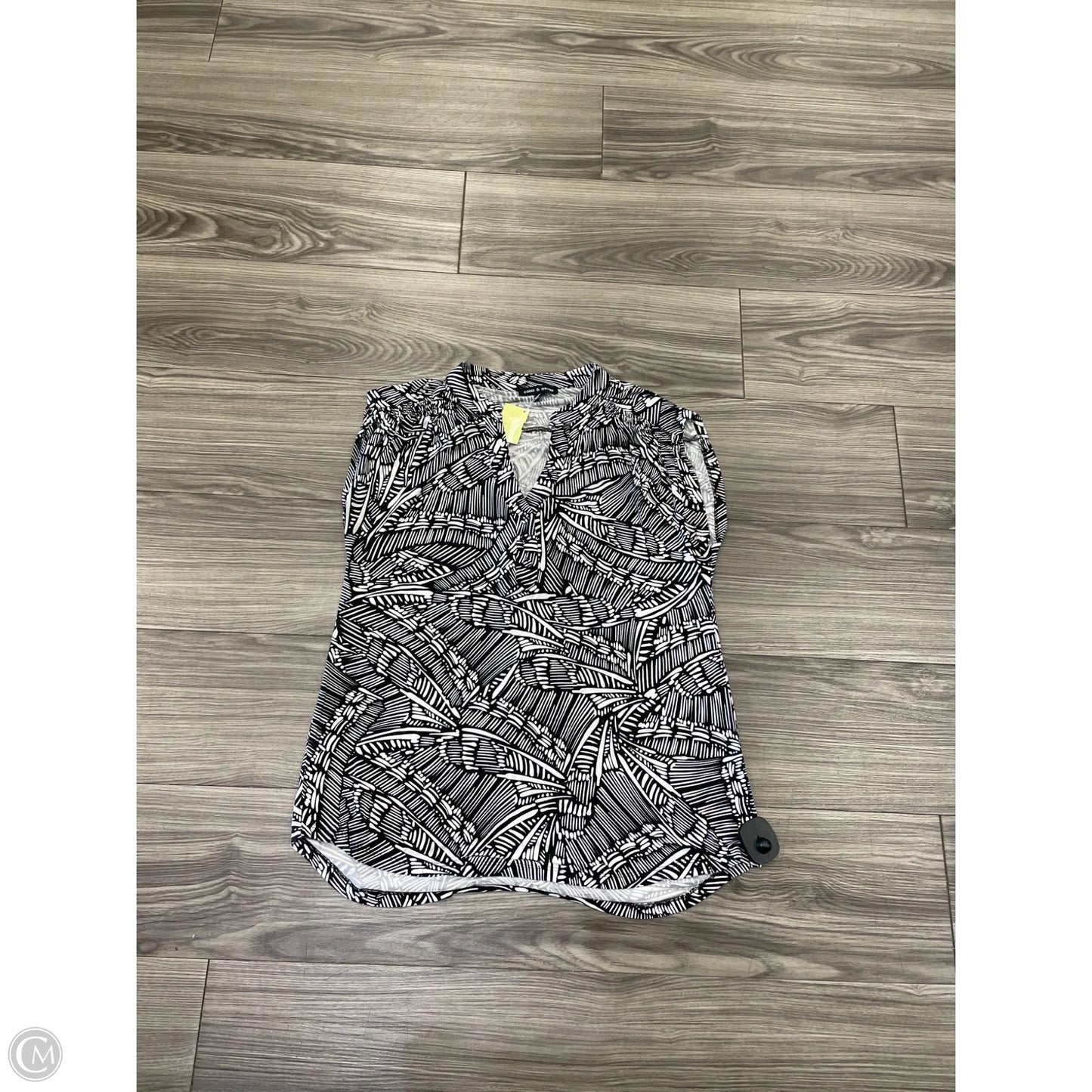 Top Sleeveless By Cable And Gauge In Black & White, Size: L