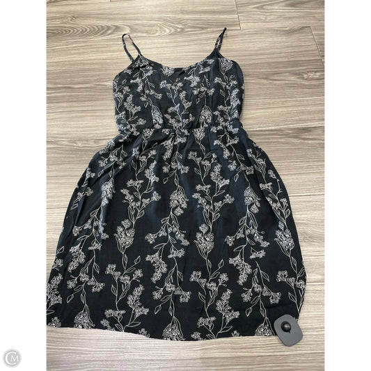 Dress Casual Short By Old Navy In Black & White, Size: S