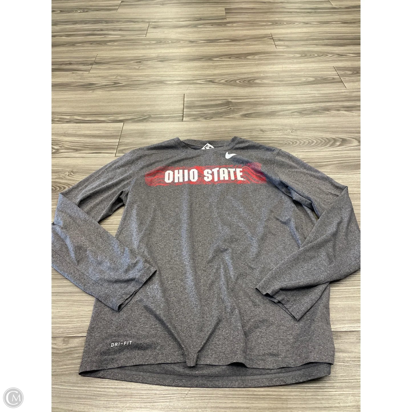 Athletic Top Long Sleeve Collar By Nike In Grey, Size: M