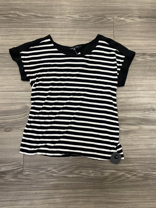 Top Short Sleeve By Christian Siriano In Black, Size: S