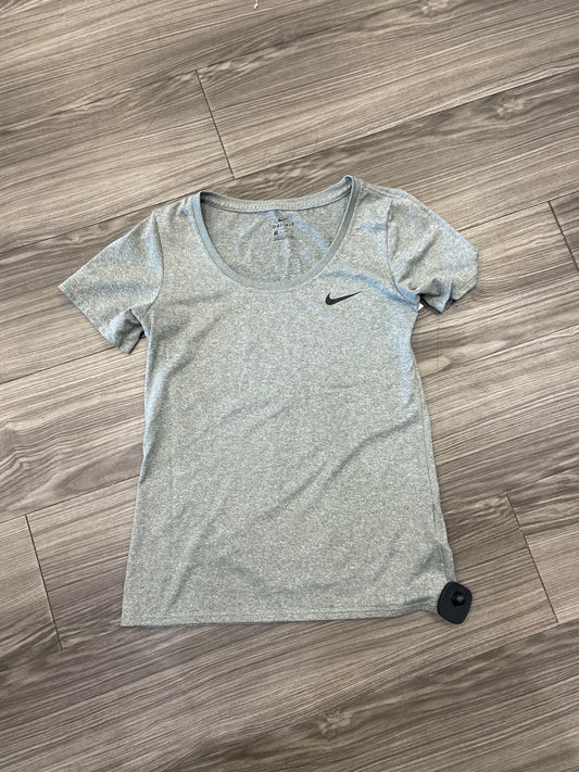 Top Short Sleeve By Nike Apparel In Grey, Size: Xs