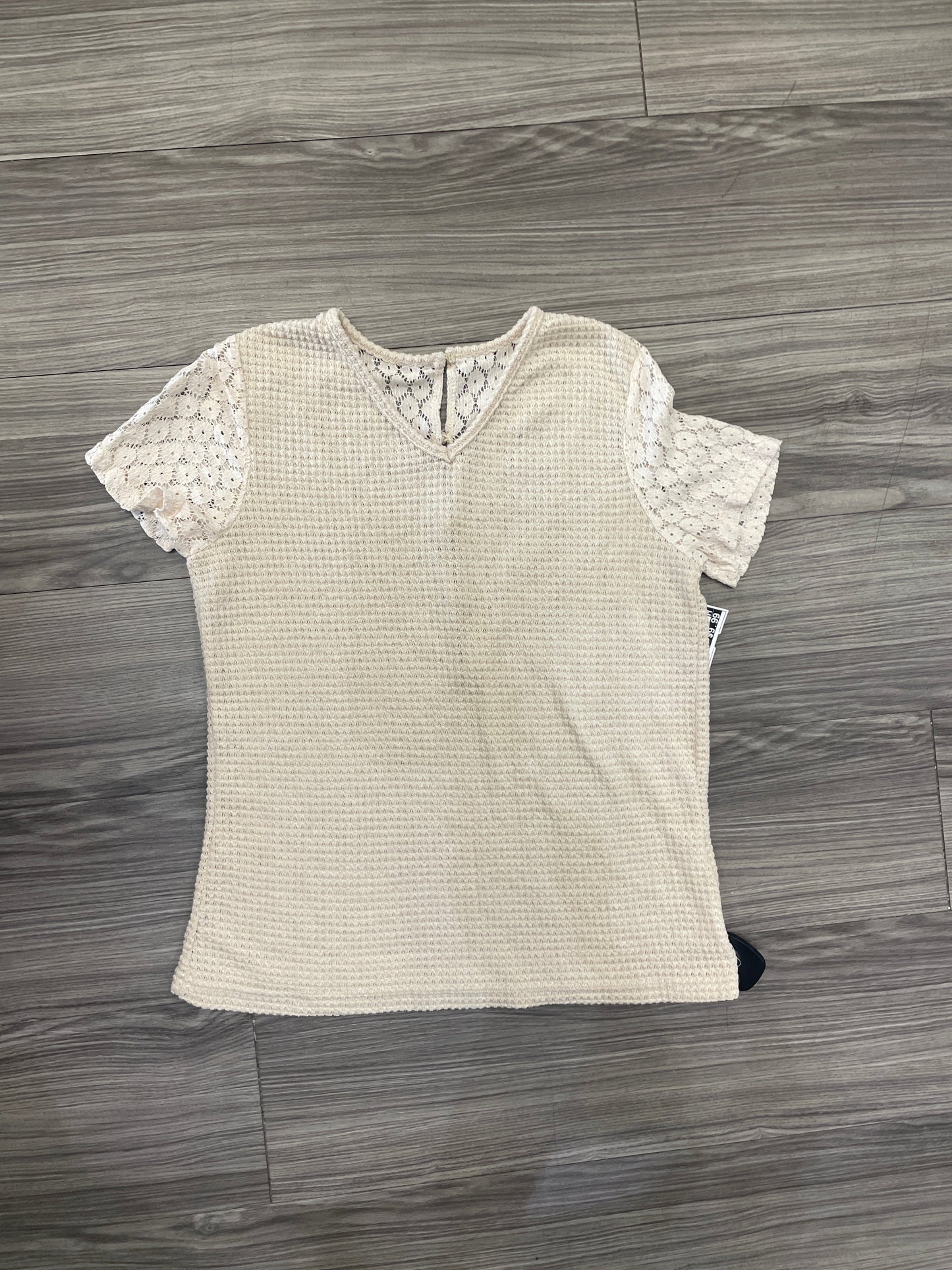 Top Short Sleeve By Clothes Mentor In Beige, Size: S