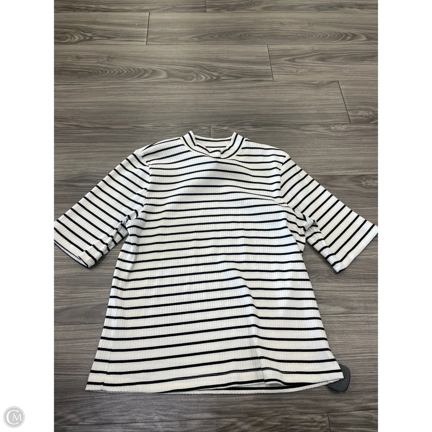 Top Short Sleeve By Old Navy In Striped Pattern, Size: Xl