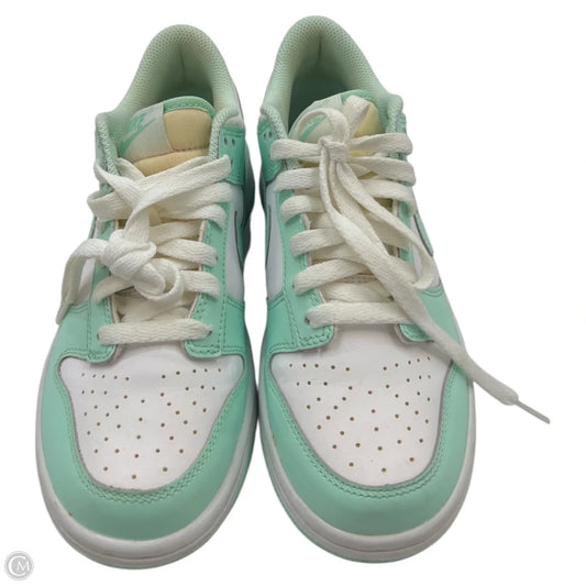 Shoes Sneakers By Nike In Green, Size: 7.5
