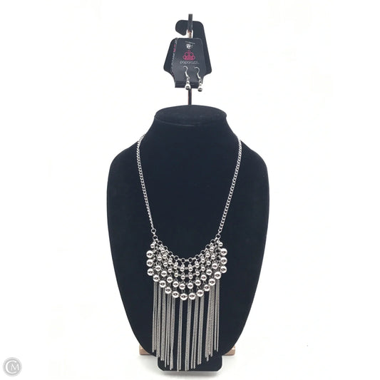 Necklace Set By Paparazzi, Size: 02 Piece Set