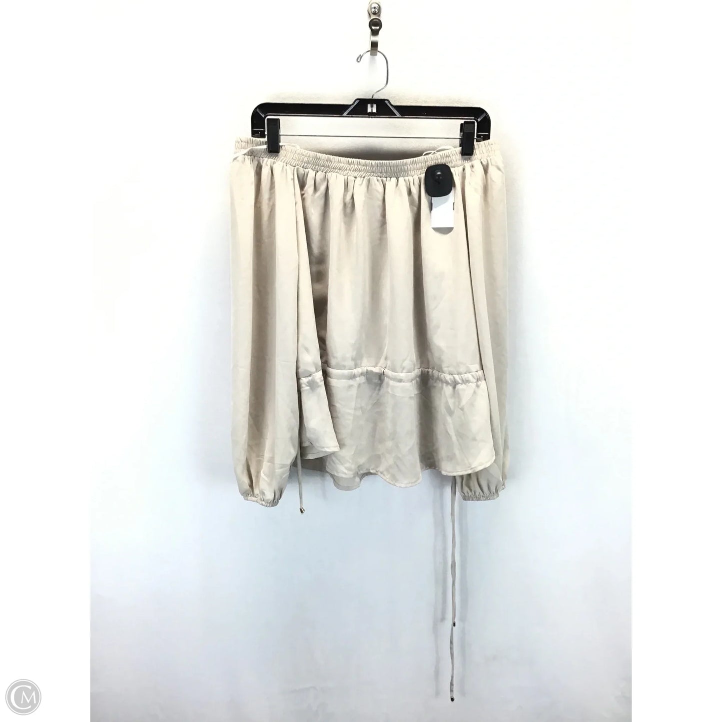 Top Long Sleeve By Clothes Mentor In Tan, Size: M