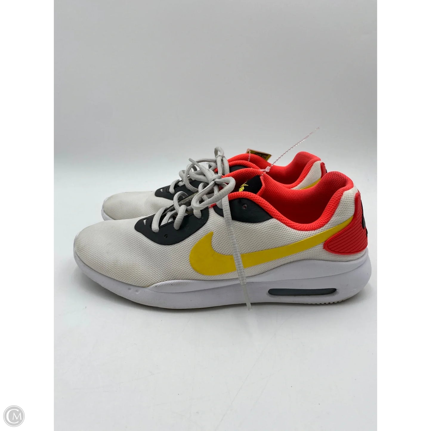 Shoes Athletic By Nike In White & Yellow, Size: 8.5