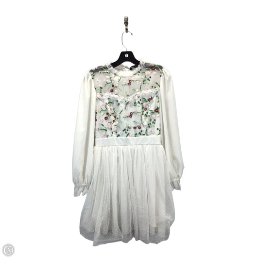 Dress Casual Short By Simple In White, Size: M